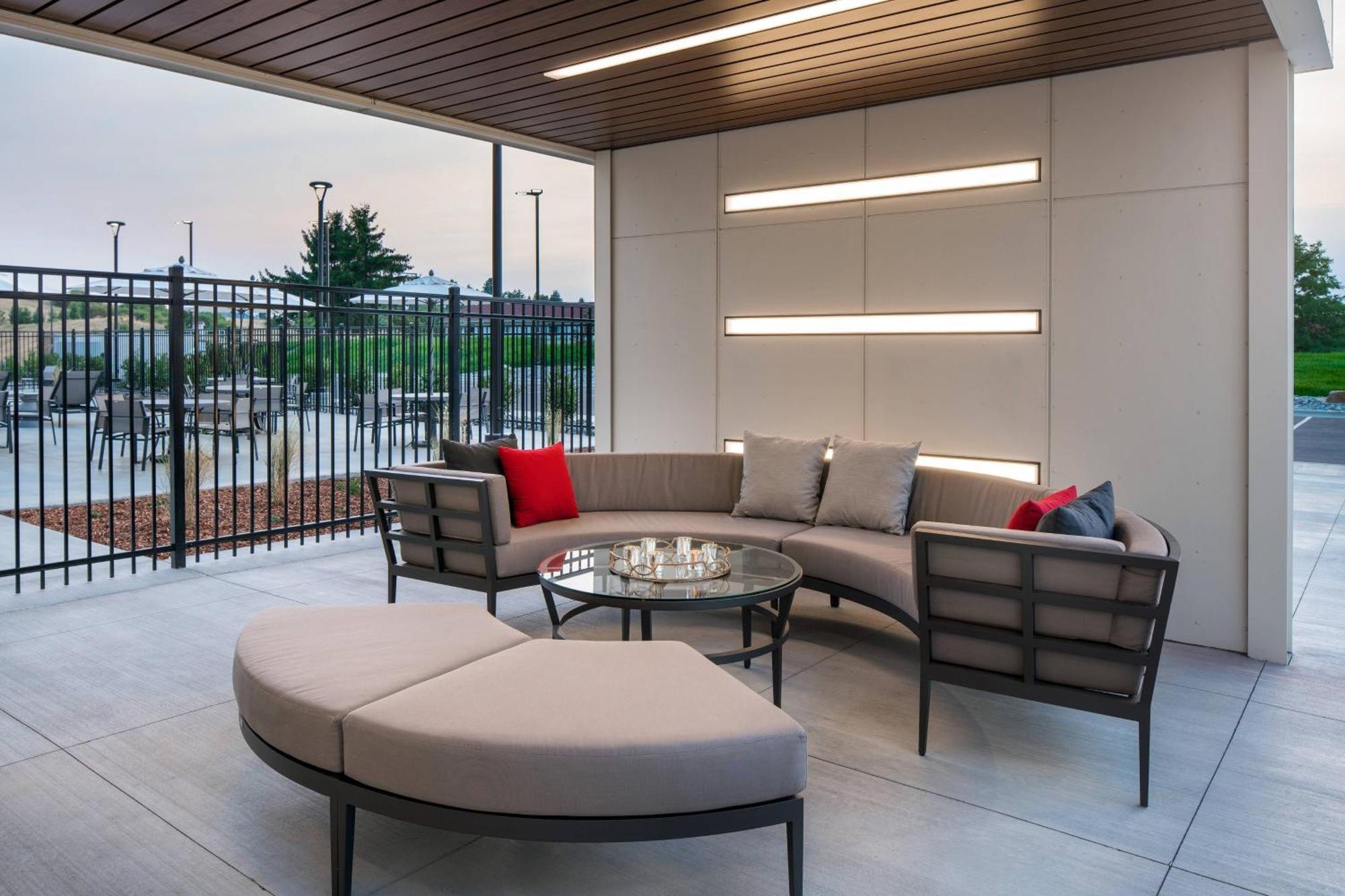 Courtyard By Marriott Pullman Otel Dış mekan fotoğraf