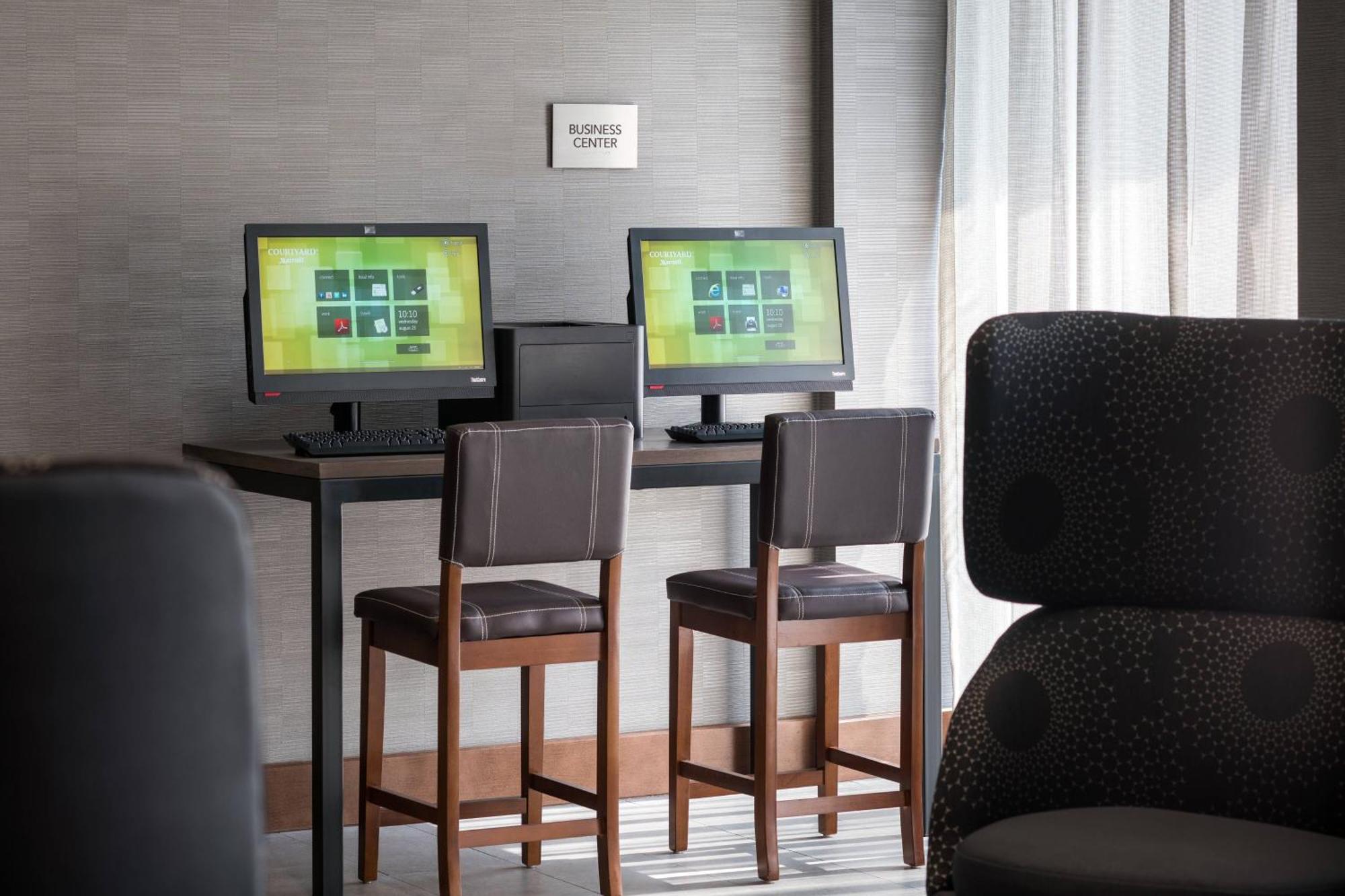 Courtyard By Marriott Pullman Otel Dış mekan fotoğraf