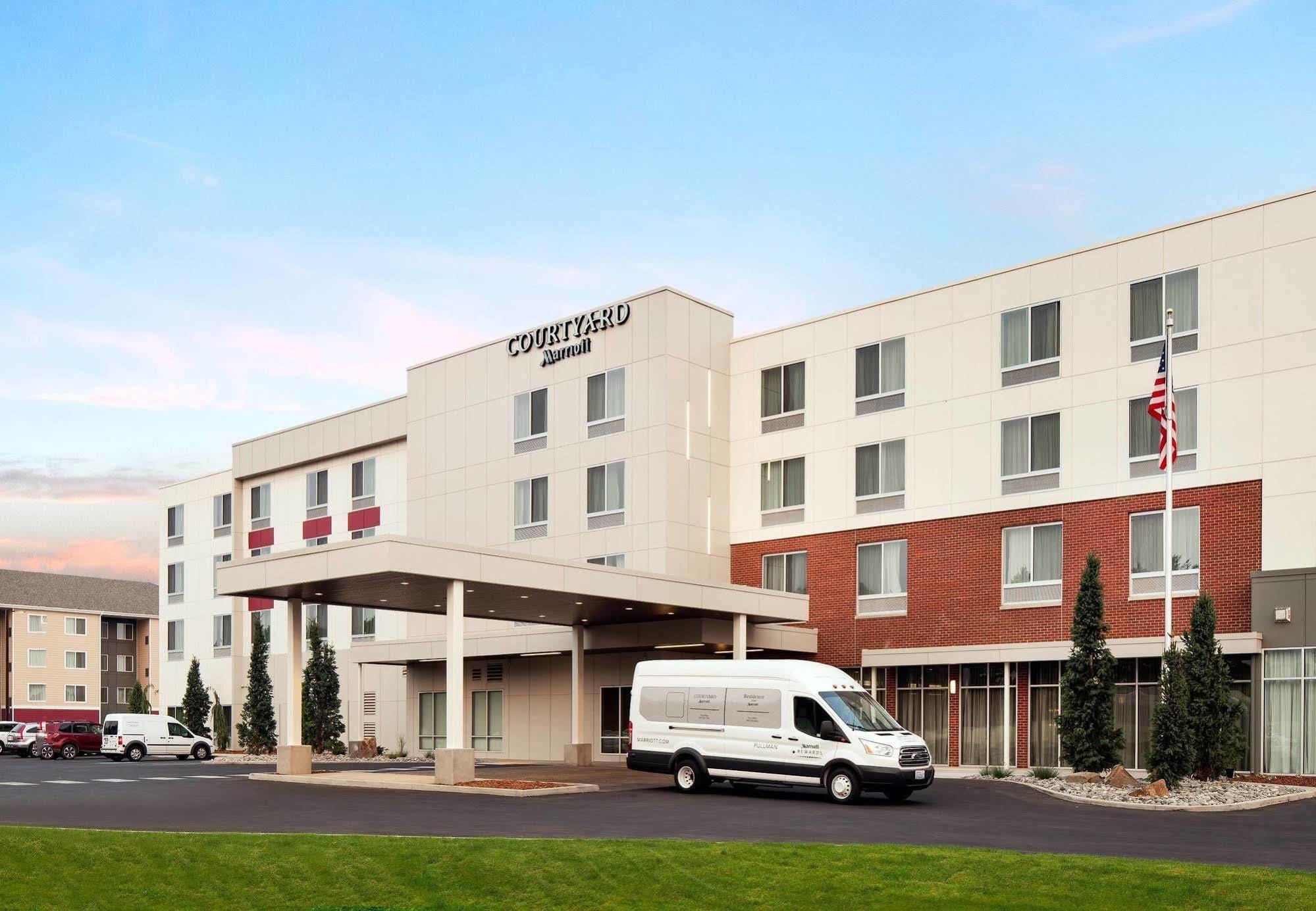 Courtyard By Marriott Pullman Otel Dış mekan fotoğraf